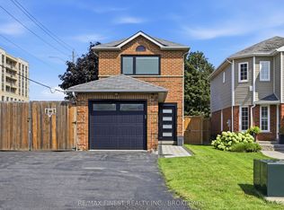 28 Melborne Ct, Whitby, ON L1R1S2
