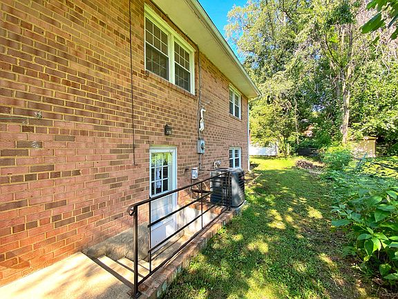 2nd image of 2869 Glenvale Dr