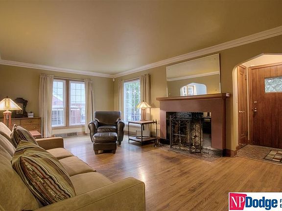 2nd image of 4940 Pinkney St