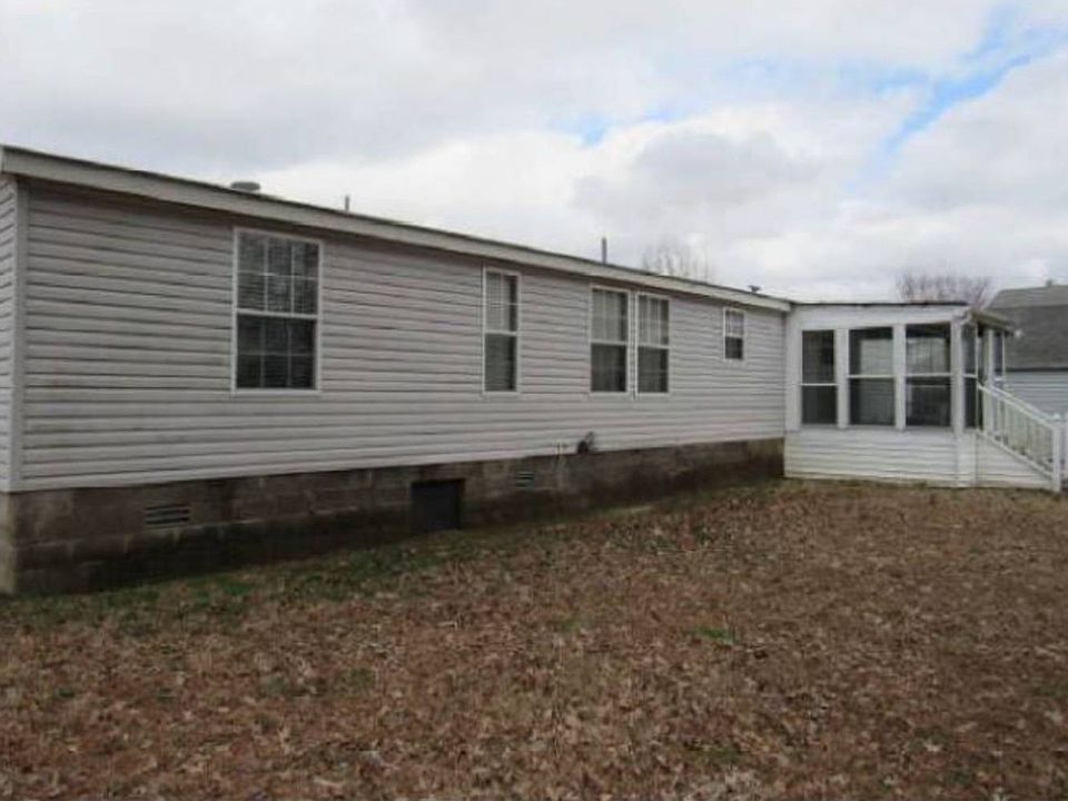 2nd image of 205 Jamestown Dr