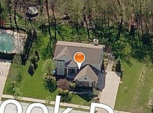 2252 Applebrook Dr, Commerce Township, MI