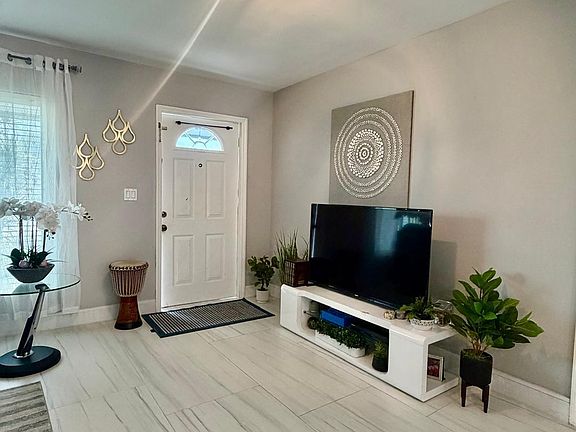 4th image of 3464 NW 26th Avenue