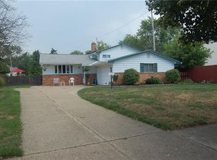 36332 Sunset Dr, Eastlake, OH