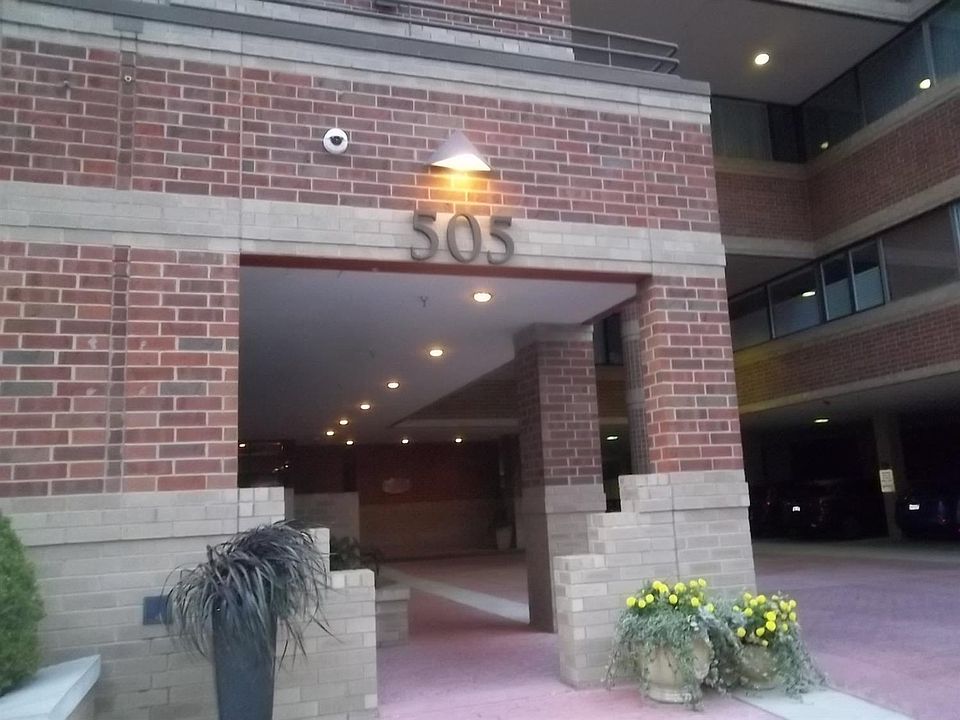 1st image of 505 E Huron St Ste 206