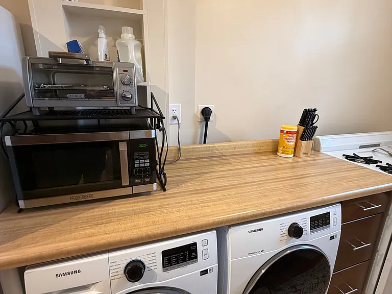 Kitchen - Microwave and toaster oven
