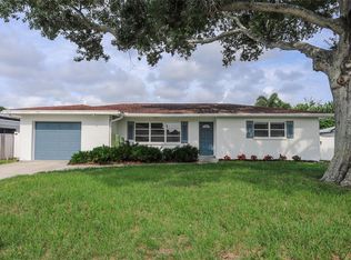 10011 110th St, Seminole, FL 33772
