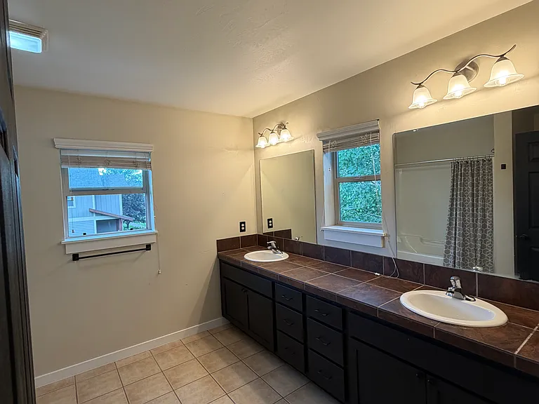 224 Kimball Ave #10-B — Photo 25