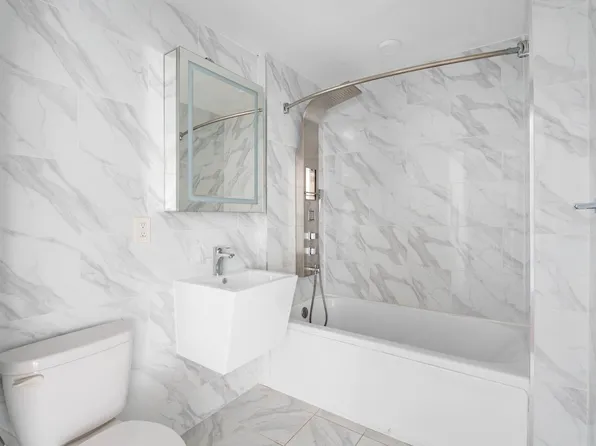 874 Willoughby Avenue image 5 of 11