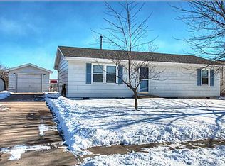 401 11th St SE, Bondurant, IA 50035