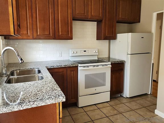 5th image of 4452 Dawson Ave