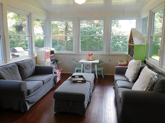 5th image of 1812 Margaret Ln