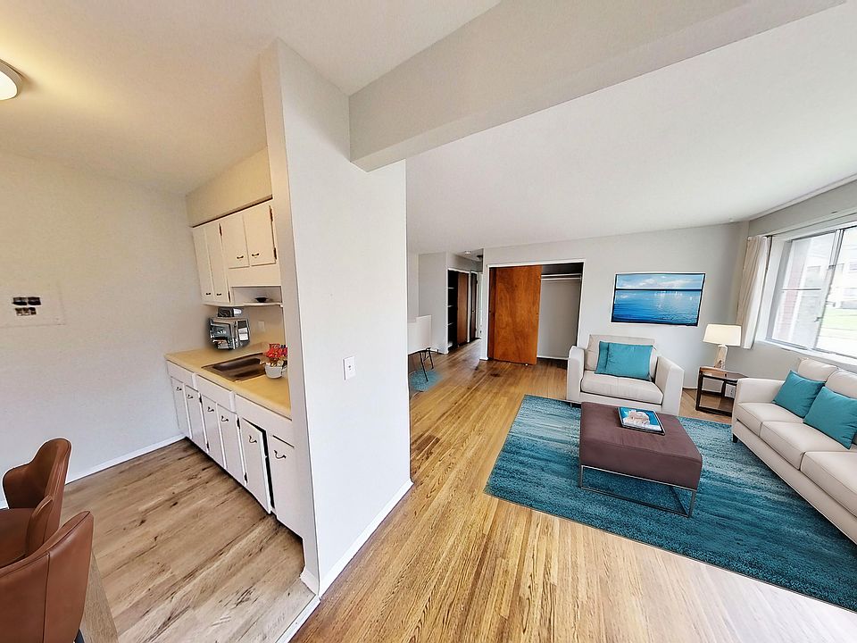 1st image of 138-154 Woodhill Dr #146-01