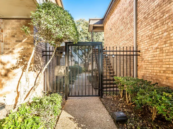 10248 Regal Oaks Dr APT A, Dallas, TX 75230