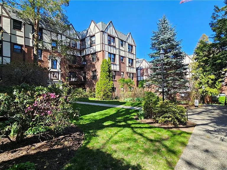 3 Greenridge Ave #D7 — Photo 5
