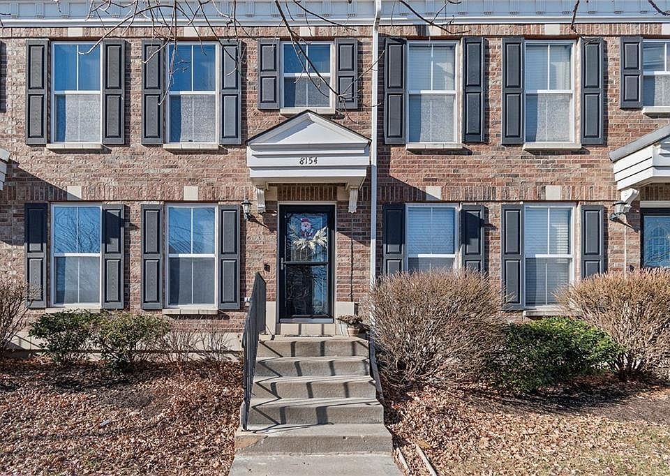 1st image of 8154 N Oakley Ave