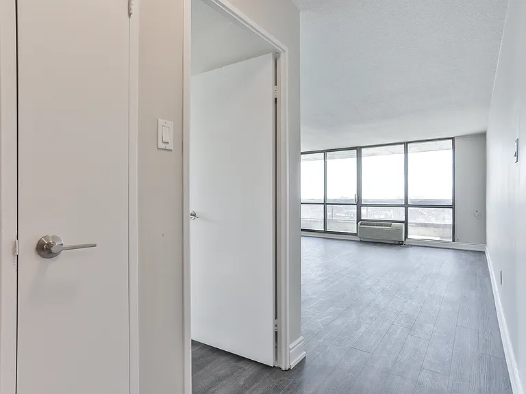 500 Duplex Ave #1606 — Photo 11