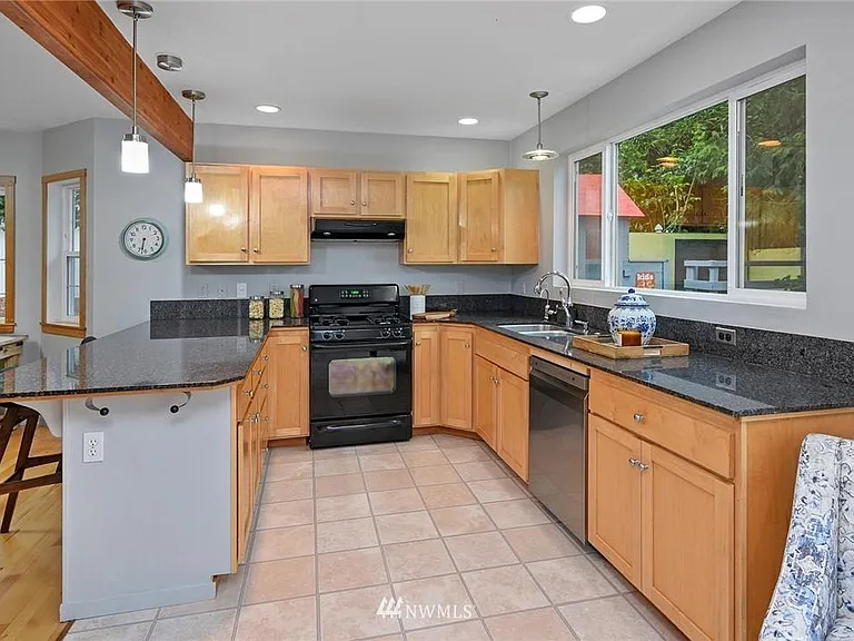 717 Moji Ln NW — Photo 6