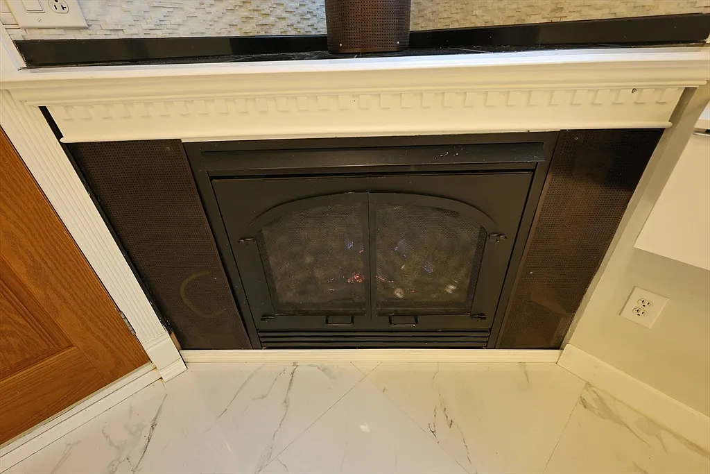 1 bed, 1.0 bath, 400 sqft, $2,350 — Photo 3