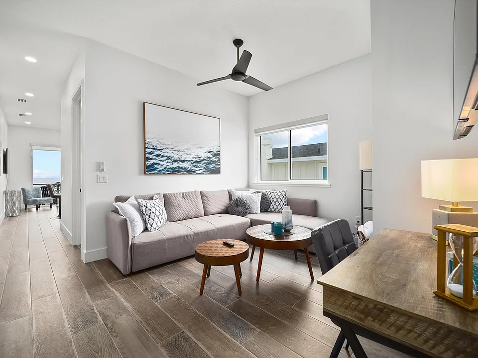 705 N Oceanshore Blvd #2-ID1051619P