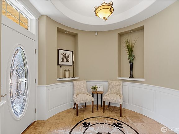 3rd image of 726 S 38th Court