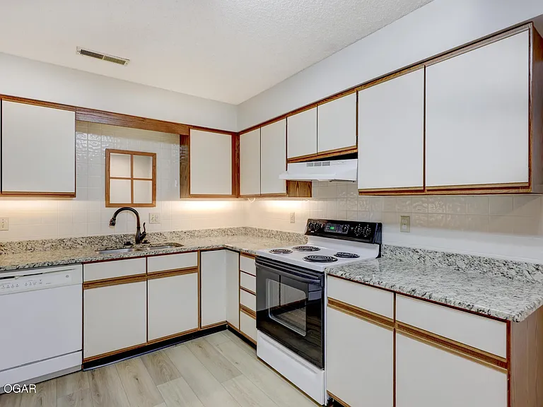 416 W Spring St #1 — Photo 9