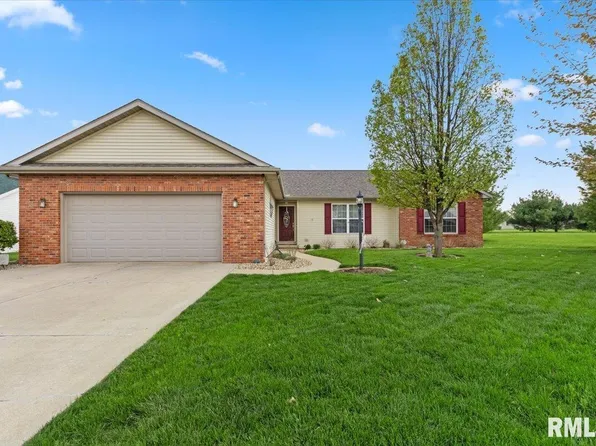 1282 Cedar Lake Dr, Metamora, IL 61548