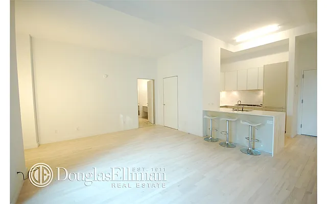 Rented by Douglas Elliman | media 27