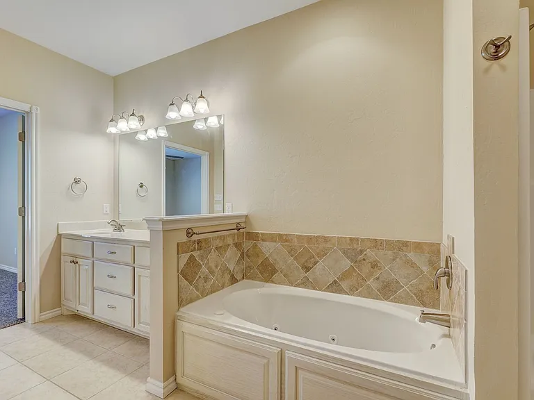 11312 NW 121st Pl — Photo 14