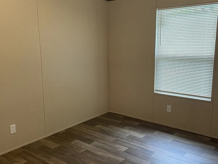 326 Oak Leaf Cir — Photo 9