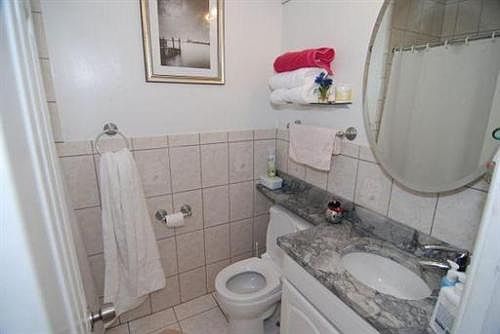 1st image of 7230 N Claremont Ave