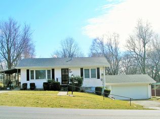 2810 Blackwell Rd, Saint Joseph, MO 64506