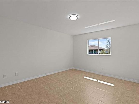 3rd image of 4303 26th St SW