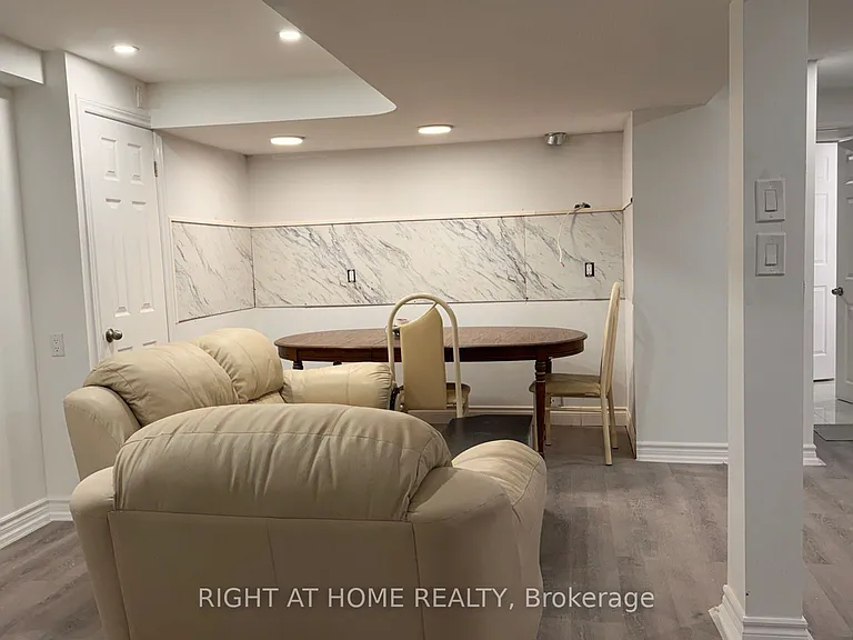 980 Midland Ave #BASEMENT — Photo 4