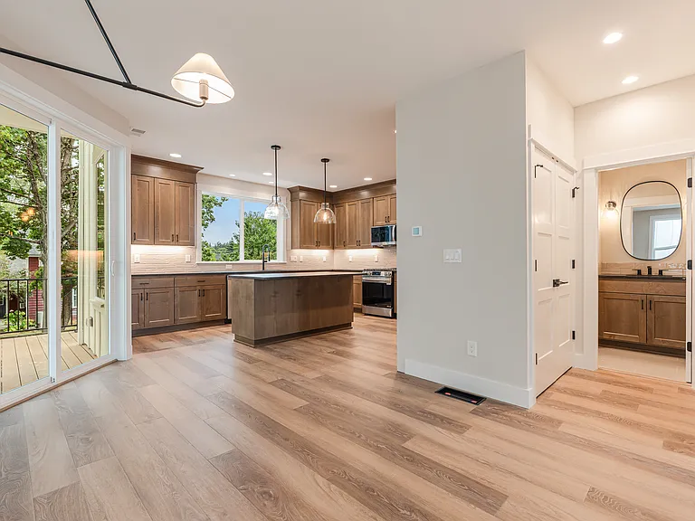 464 SE Haddock Ln — Photo 9