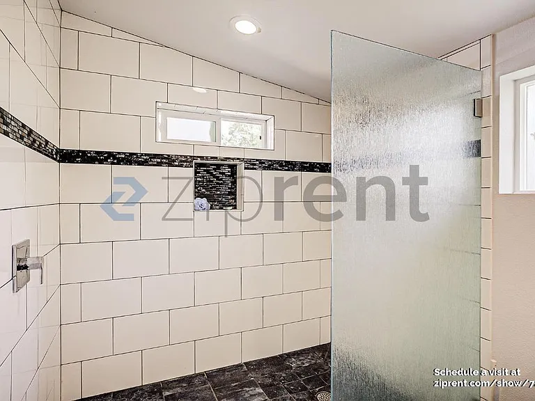 803 Virginia Dr — Photo 9