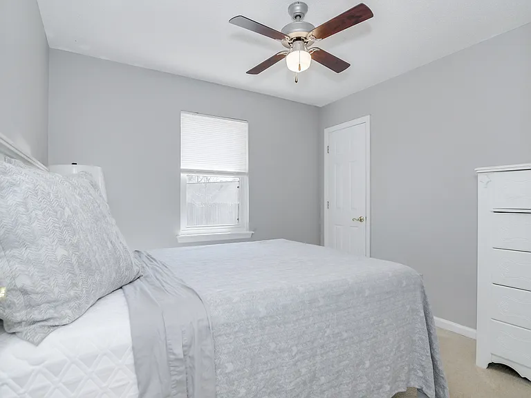 662 Tara Ln — Photo 18