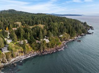 2594 Seaside Dr, Capital, BC V9Z 1G7