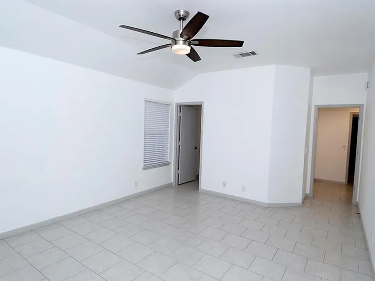 107 Tanglewood Ln — Photo 15