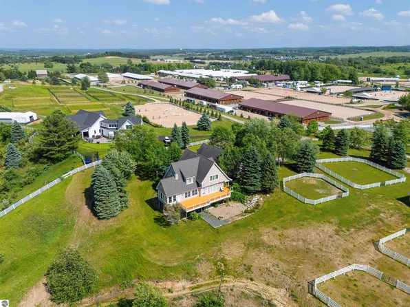 6075 Arabian Ln, Williamsburg, MI 49690