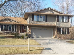 4003 Windswept Dr, Fort Wayne, IN 46815