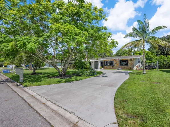 110 Heron Parkway, Royal Palm Beach, FL 33411