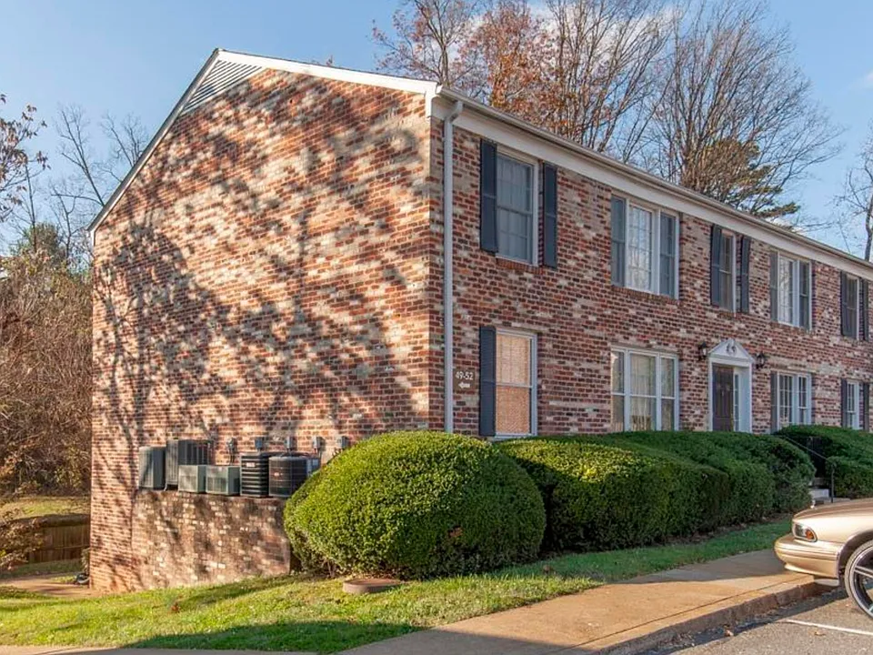 2527 Hydraulic Rd #51