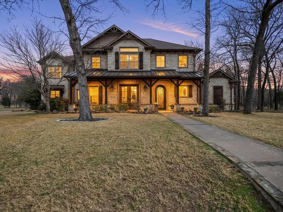 1st image of 118 Carmel Pl