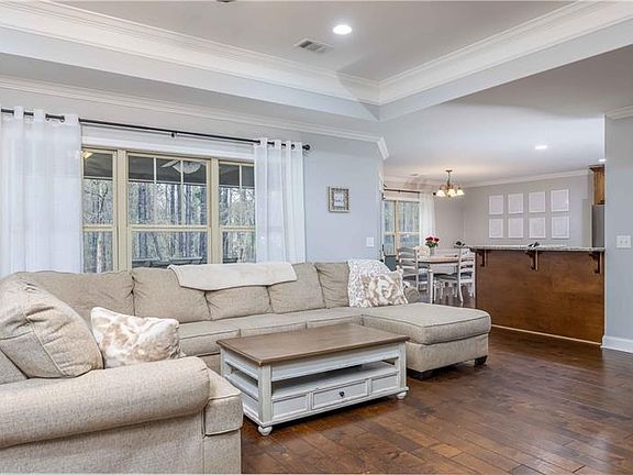 4th image of 98 Lee Road 2203