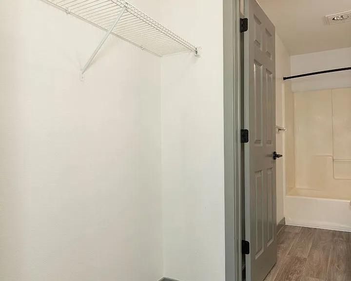 Seattle View Apartments — Photo 41