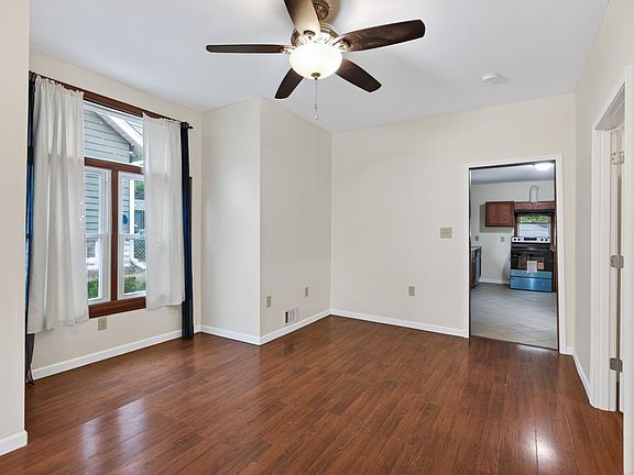 3rd image of 1067 Wilson Ave