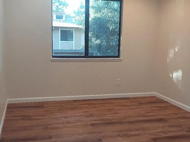 528 Felix Way — Photo 23