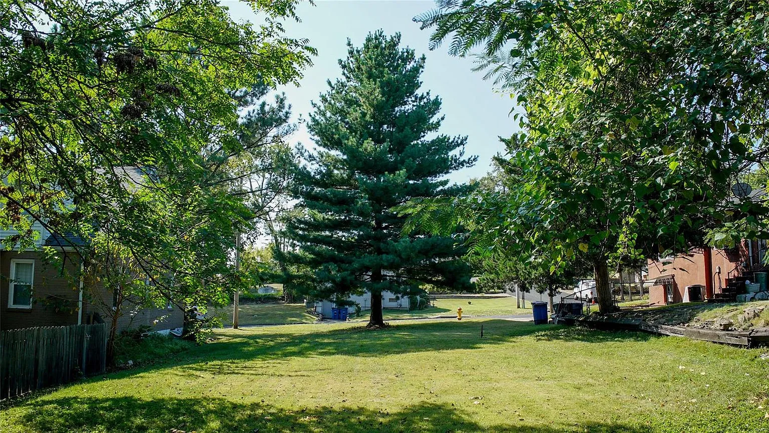 8007 Hicks Ave photo 1