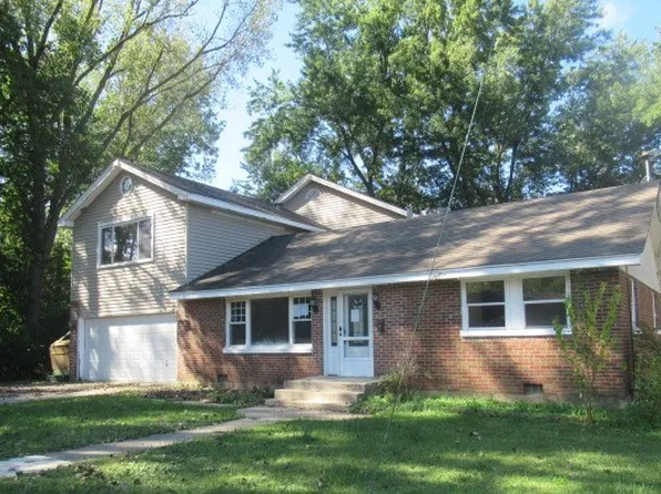 77 Mionske Dr, Lake Zurich, IL 60047