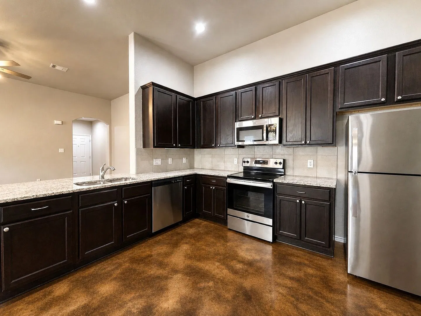 Luxury Duplex in Seguin — Photo 4